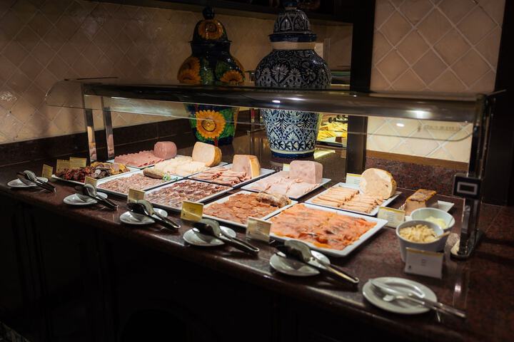 Dining 116 of 163