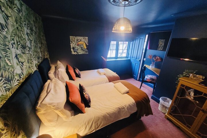 Room 12 of 51