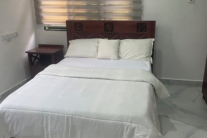 Room 7 of 28