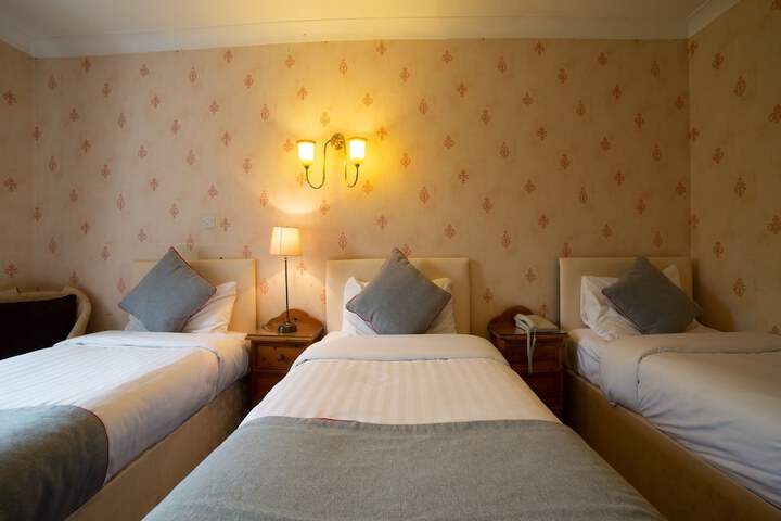 Room 10 of 48