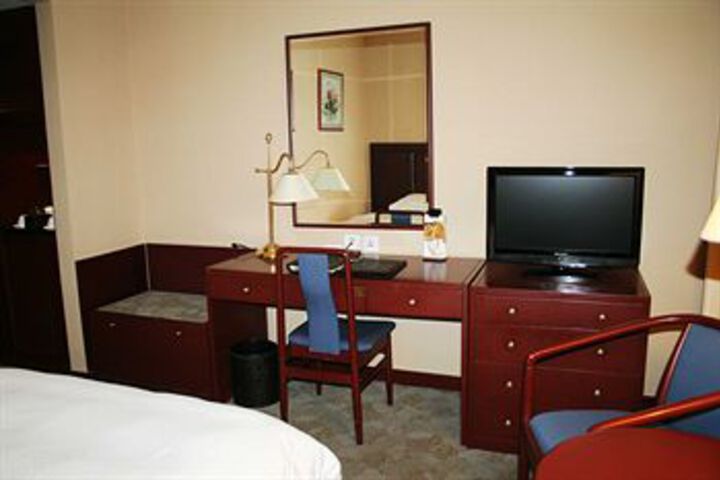 Room 65 of 91