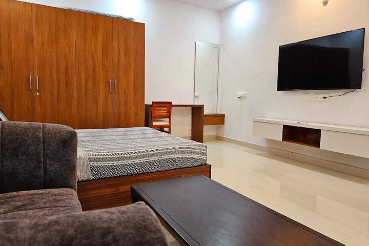 Room 10 of 27