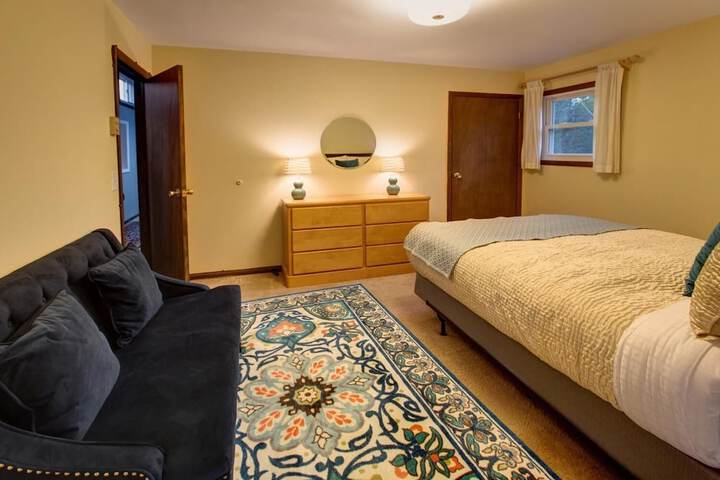 Room 11 of 35