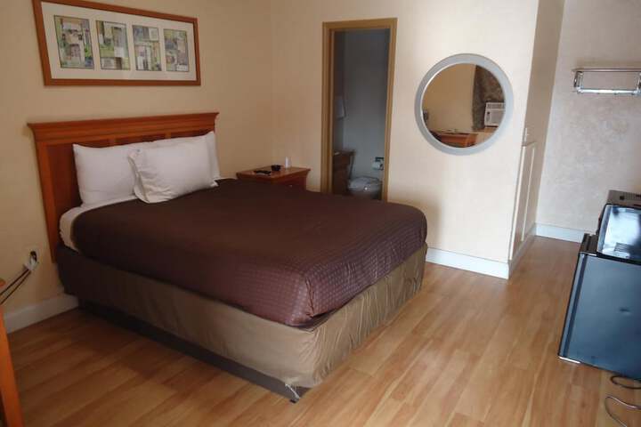 Room 16 of 36