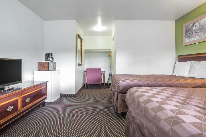 Room 16 of 38