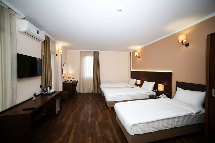 Room 38 of 104