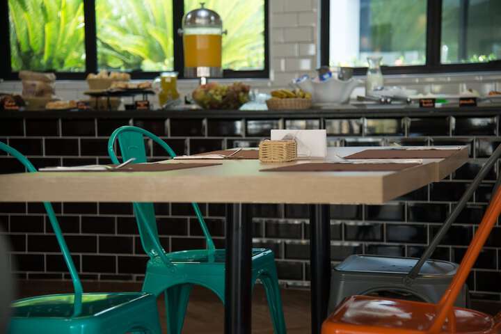 Breakfast/Coffee Service 160 of 213