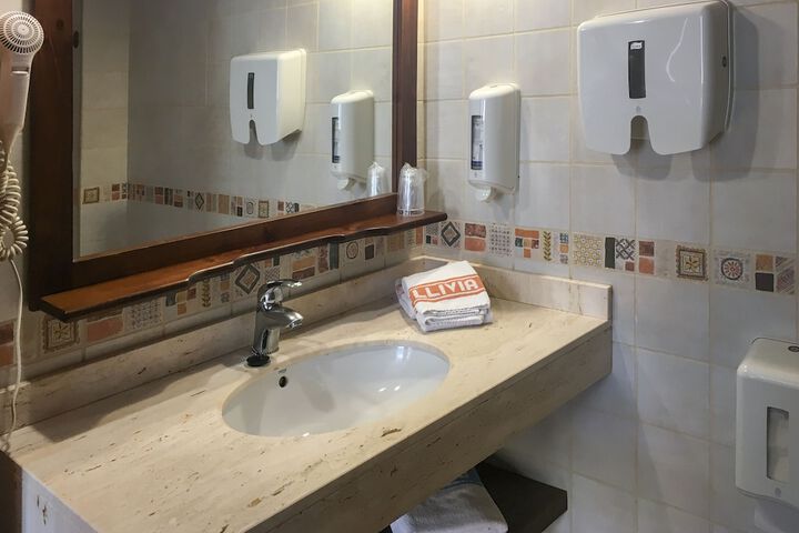 Room 16 of 27
