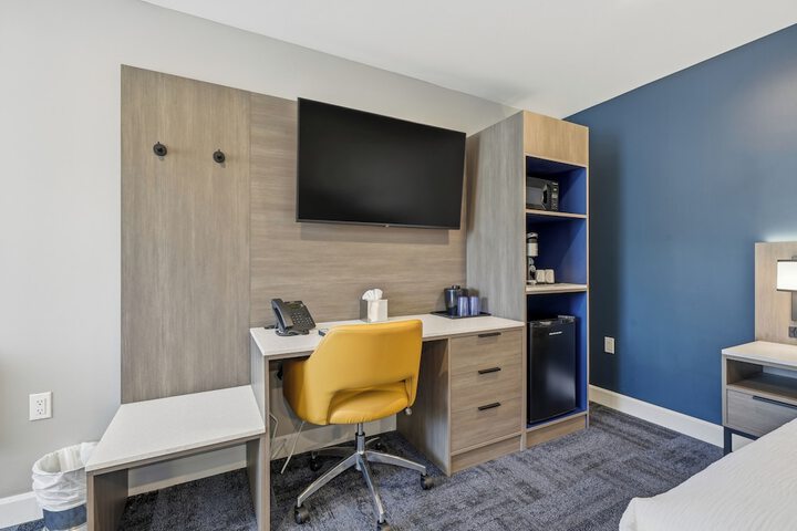 Room 36 of 65