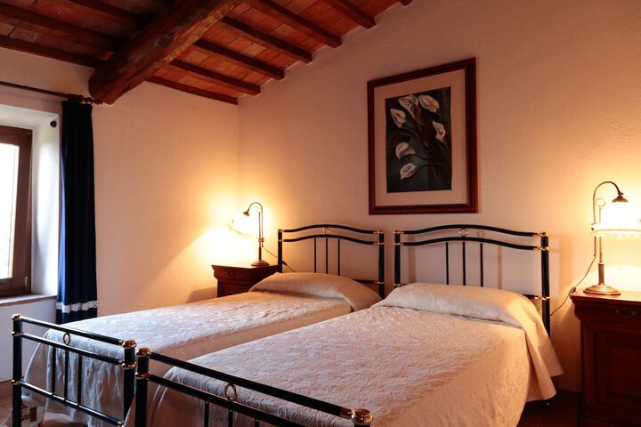 Room 4 of 65