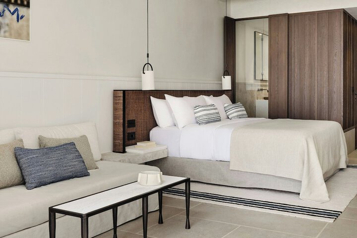 Room 45 of 190