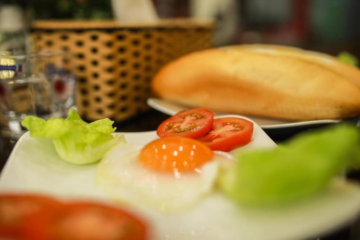 Dining 43 of 48