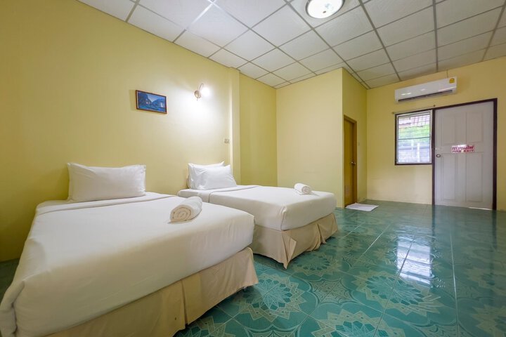 Room 4 of 36