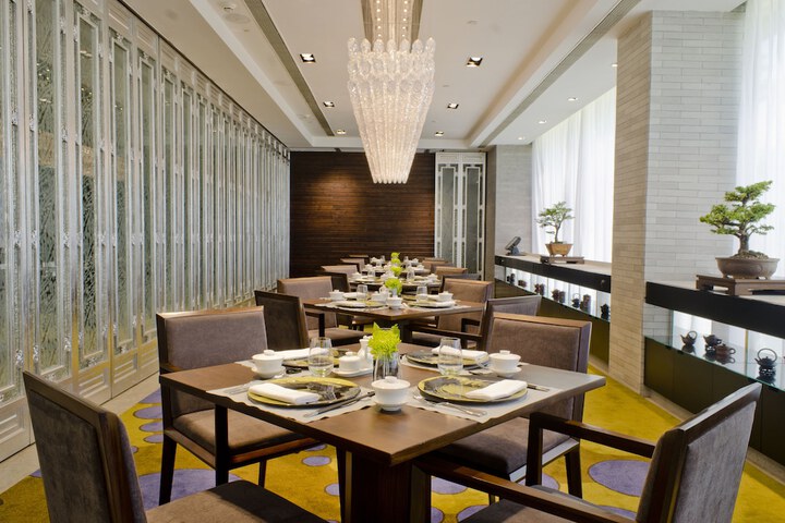 Dining 73 of 86