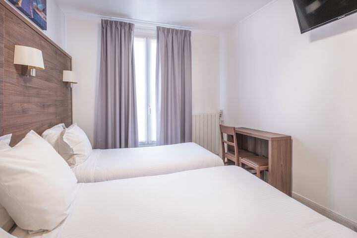 Room 15 of 27