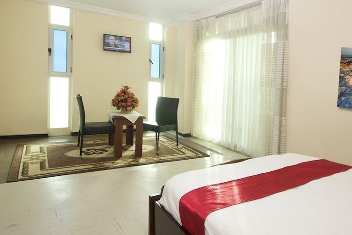 Room 6 of 30