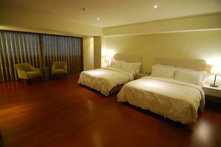 Room 19 of 40