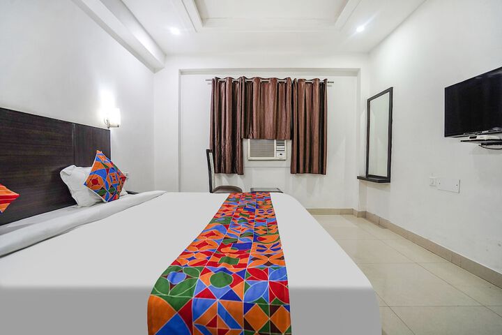 Room 16 of 32