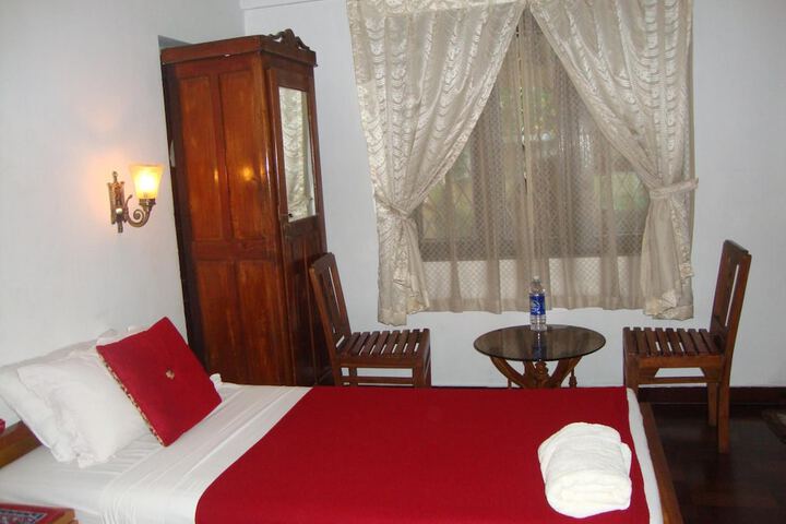 Room 13 of 51