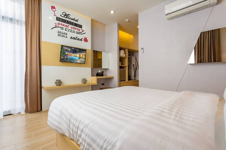 Room 7 of 82