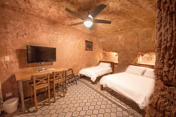 Room 12 of 41