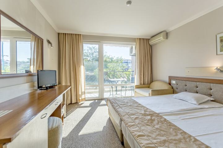 Room 10 of 49