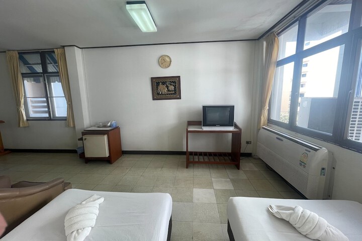 Room 27 of 58