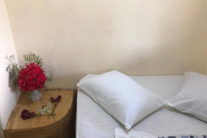 Room 6 of 38