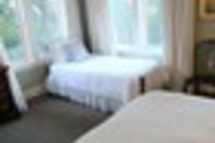 Room 140 of 252