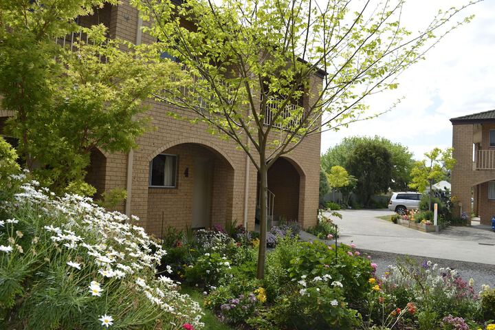 Hotel Exterior 43 of 47
