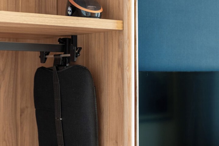 Iron/ironing board