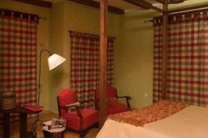 Room 11 of 36
