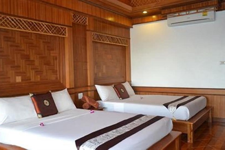 Room 4 of 161