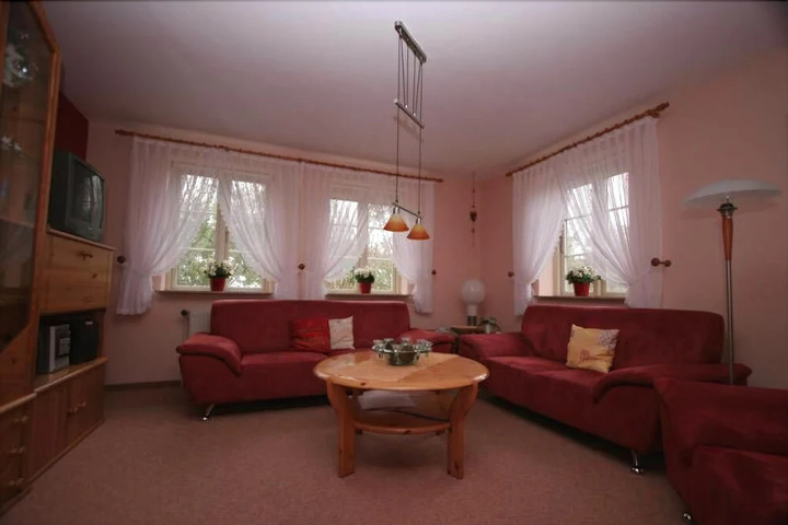 Room 3 of 8