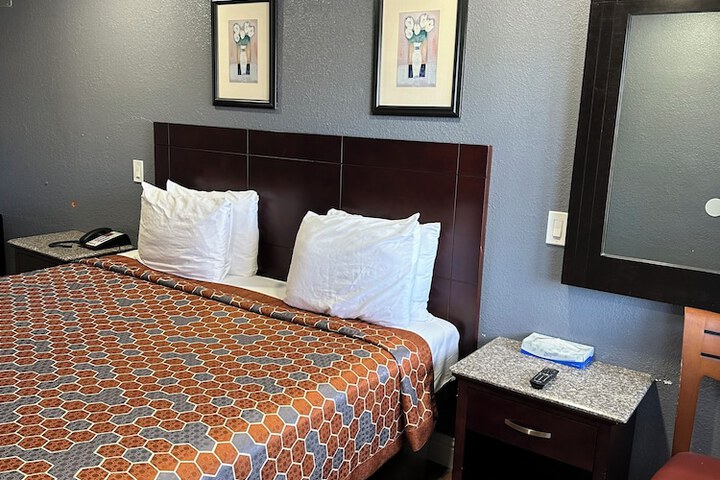 Standard | King Bed (12 of 25)