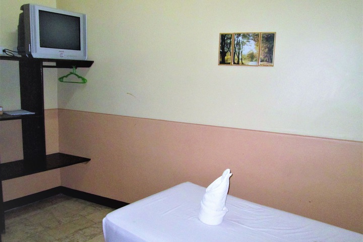 Room 12 of 42