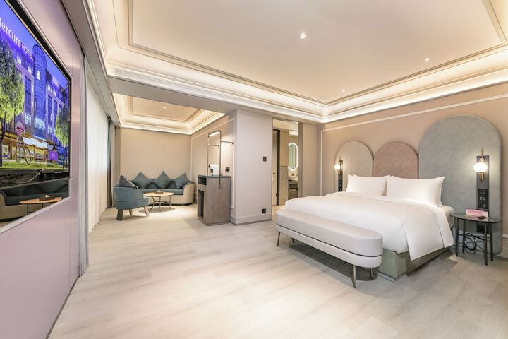 Room 13 of 52