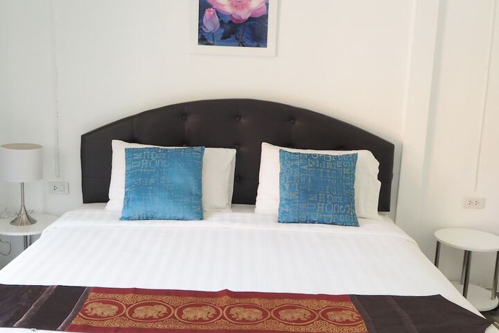 Room 6 of 44