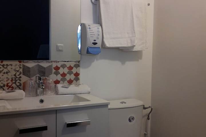 Room 28 of 52
