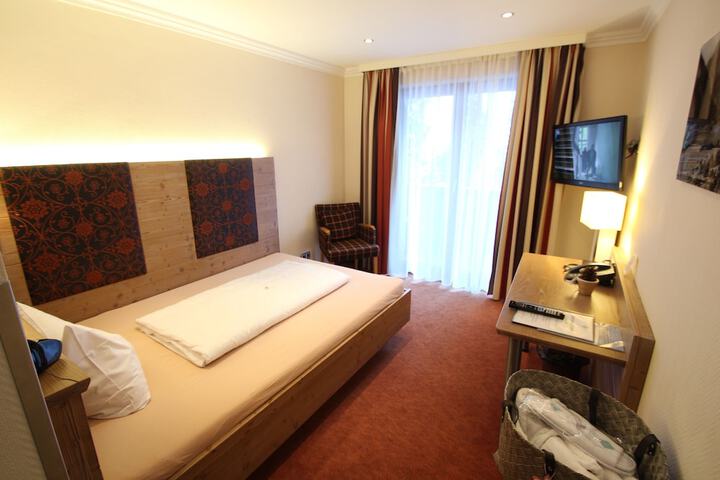Room 10 of 62