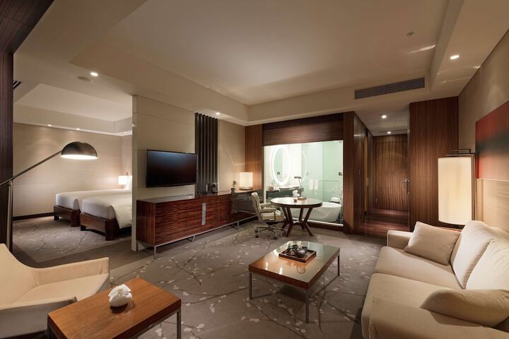 Room 25 of 111