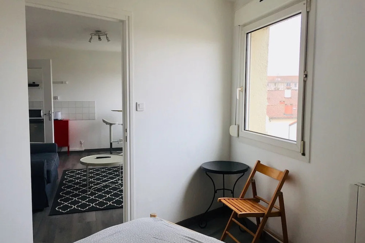 Room 4 of 11