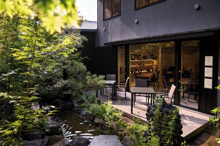 Hotel Exterior 46 of 53