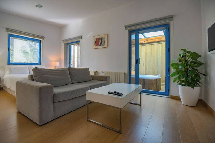 Room 30 of 72