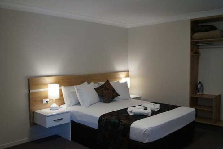 Room 4 of 39