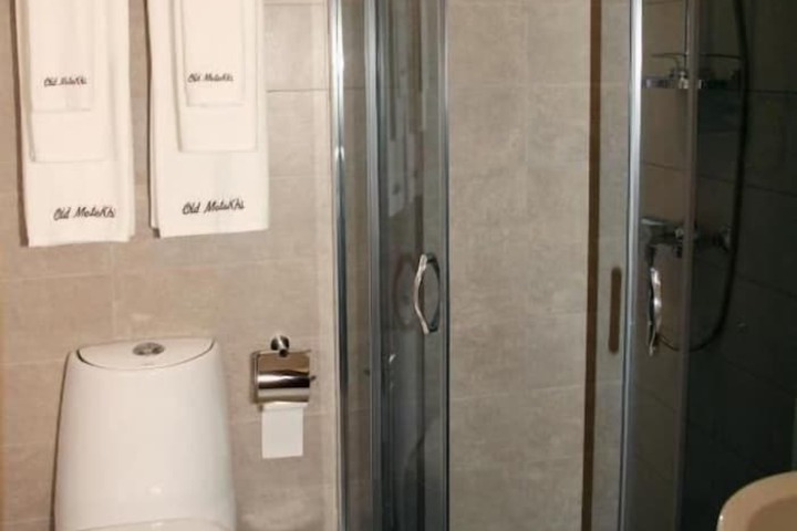 Room 42 of 50