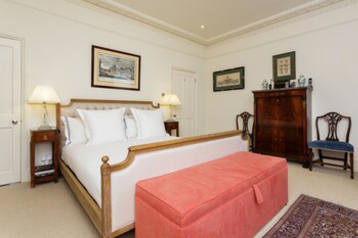 Room 27 of 41