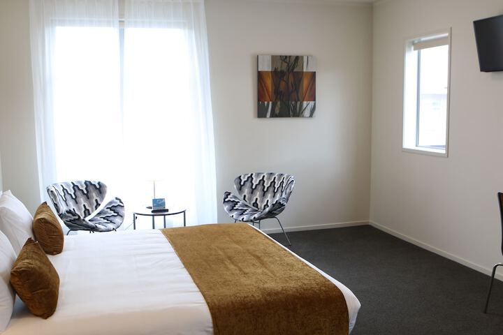 Room 9 of 35