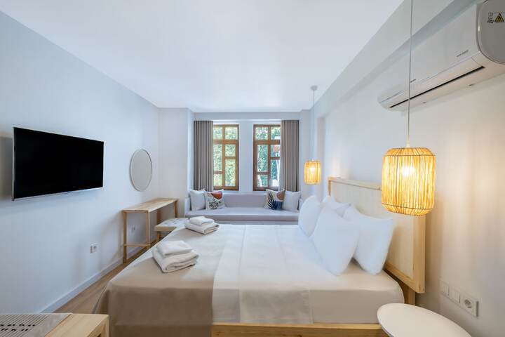 Room 3 of 32