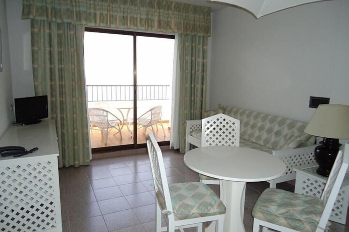 Room 20 of 34